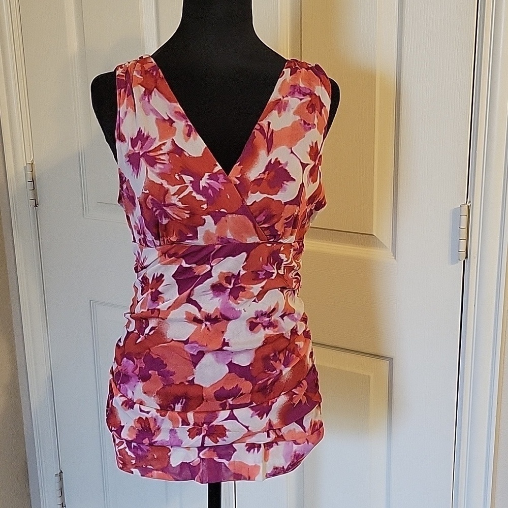 Elle NWT pink,red and purple flowery sleeveless top.